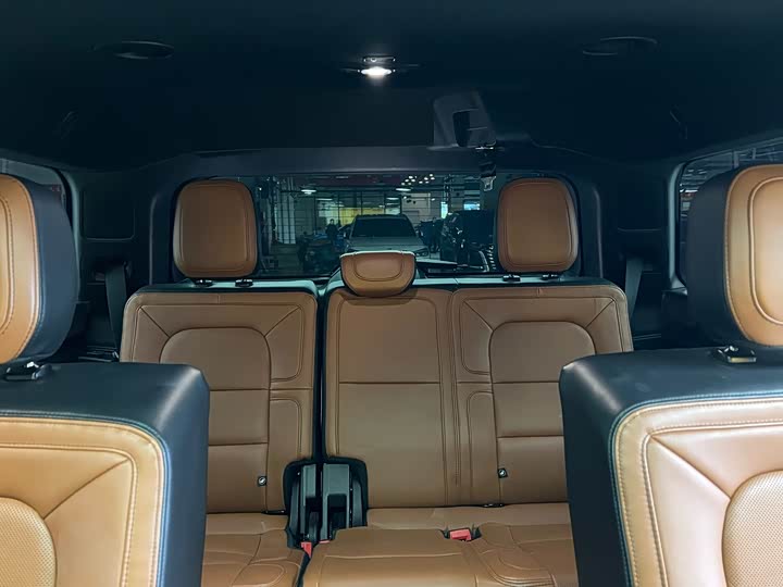 Фото 8 - Lincoln Navigator