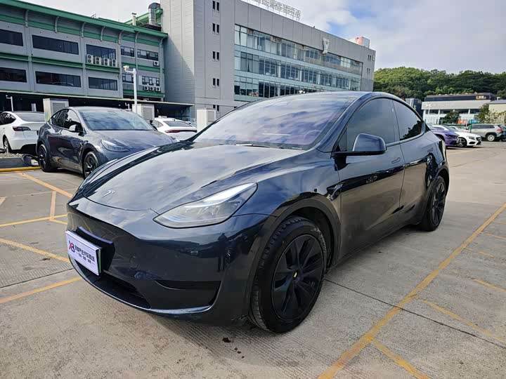 Фото 1 - Tesla Model Y