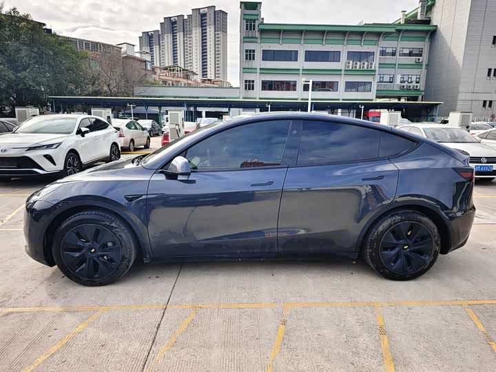 Фото 4 - Tesla Model Y