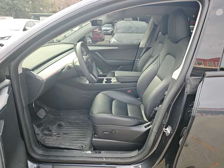 Фото 6 - Tesla Model Y