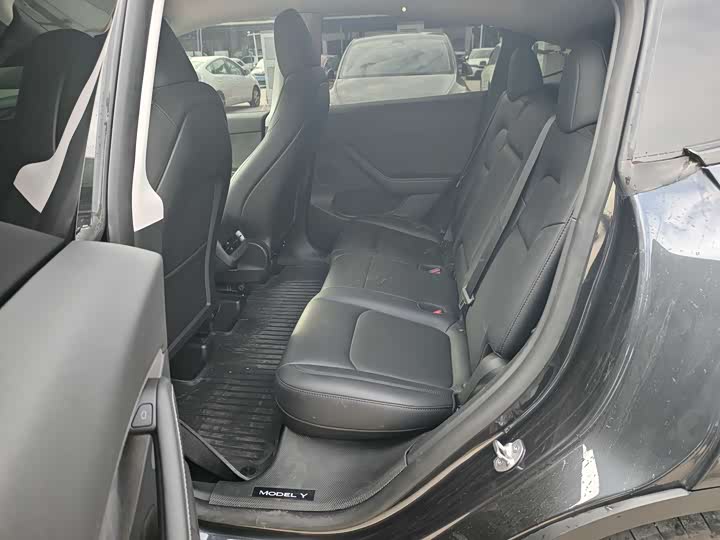 Фото 9 - Tesla Model Y