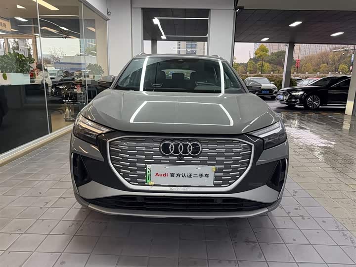 Фото 2 - Audi Q4 e-tron