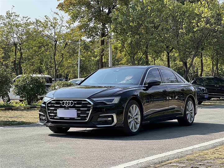 Фото 1 - Audi A6L