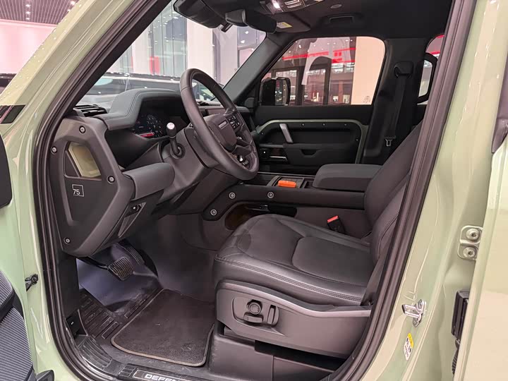 Фото 6 - Land Rover Defender