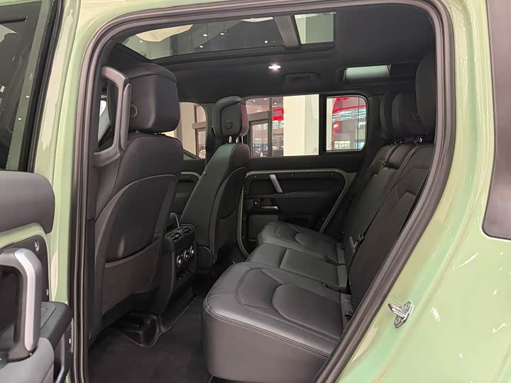 Фото 7 - Land Rover Defender