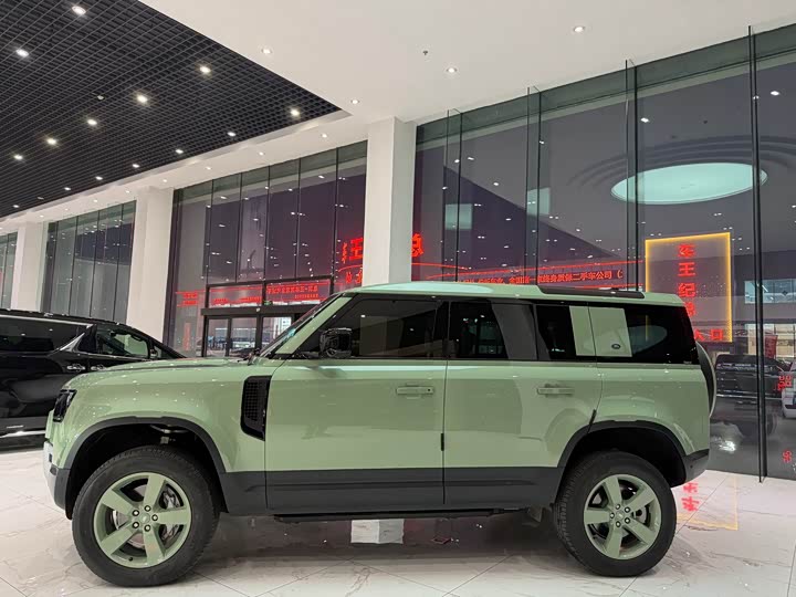 Фото 8 - Land Rover Defender