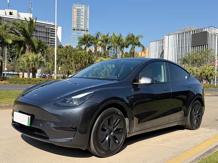 Фото 1 - Tesla Model Y