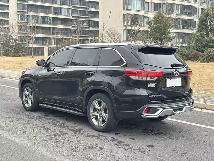 Фото 6 - Toyota Highlander