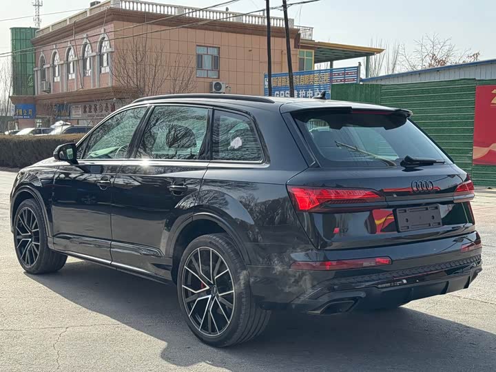 Фото 4 - Audi Q7