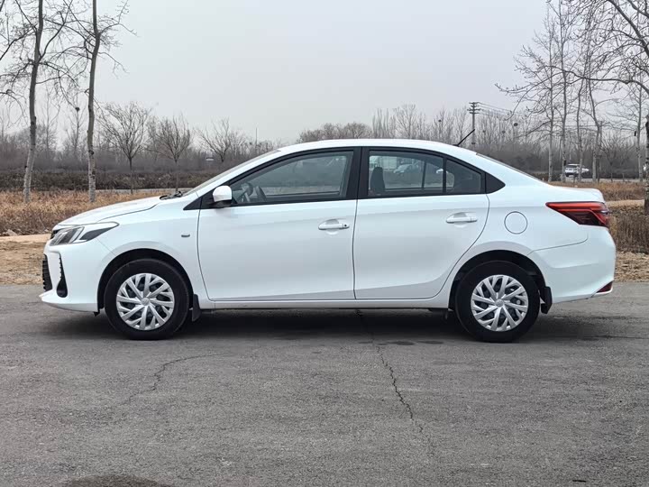 Фото 3 - Toyota Vios