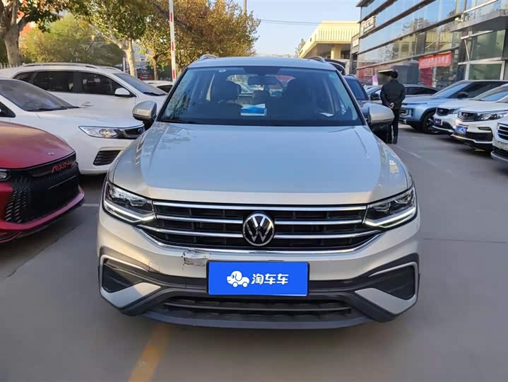 Фото 2 - Volkswagen Tiguan L Pro