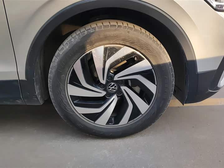 Фото 6 - Volkswagen Tiguan L Pro