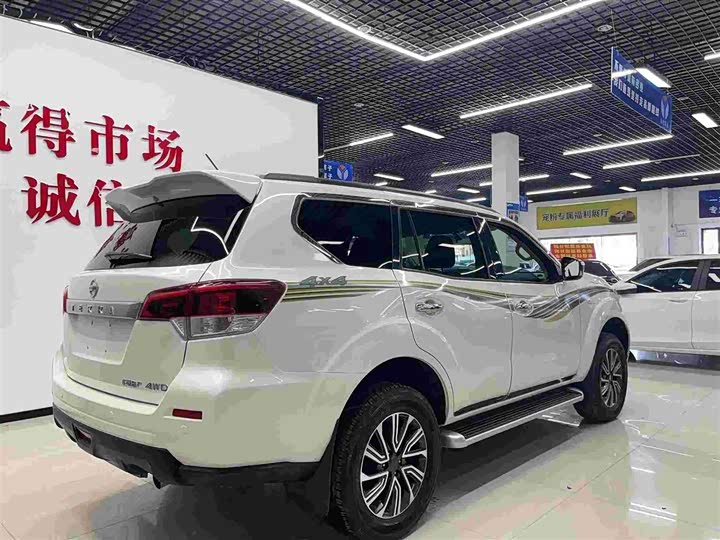 Фото 4 - Nissan Terra