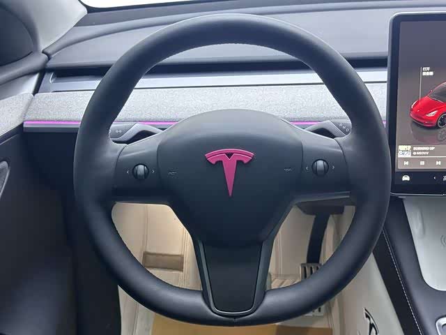 Фото 6 - Tesla Model Y