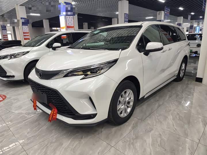 Фото 1 - Toyota Granvia