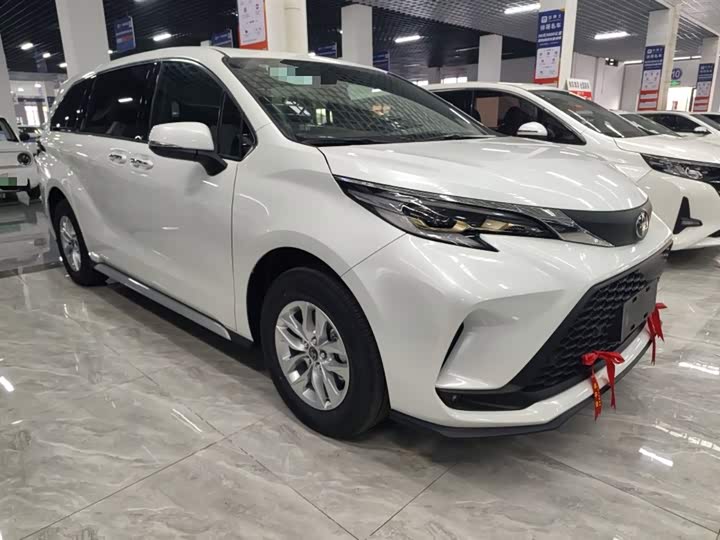 Фото 4 - Toyota Granvia