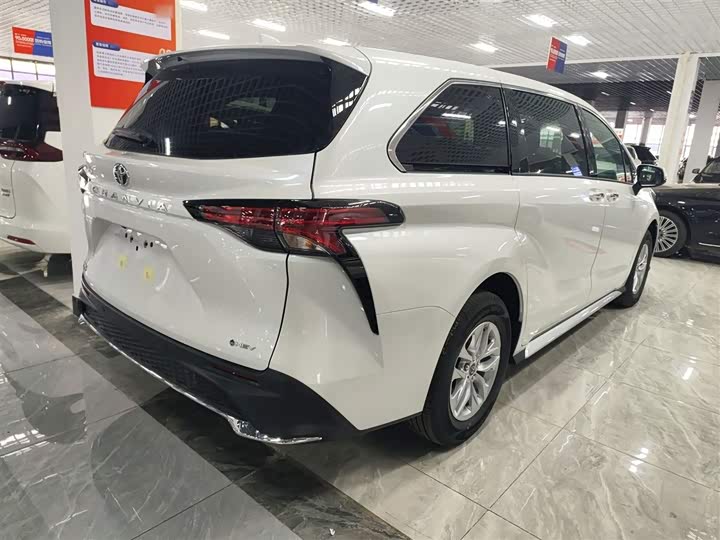 Фото 7 - Toyota Granvia