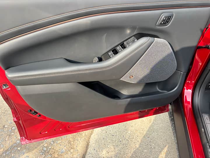 Фото 5 - Ford Mustang Mach-E