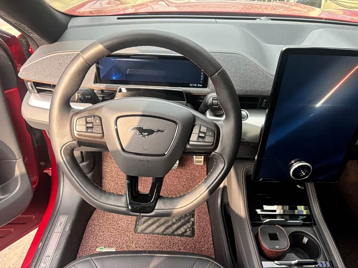 Фото 8 - Ford Mustang Mach-E