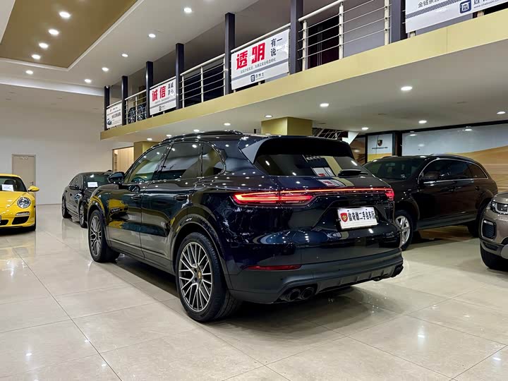 Фото 7 - Porsche Cayenne