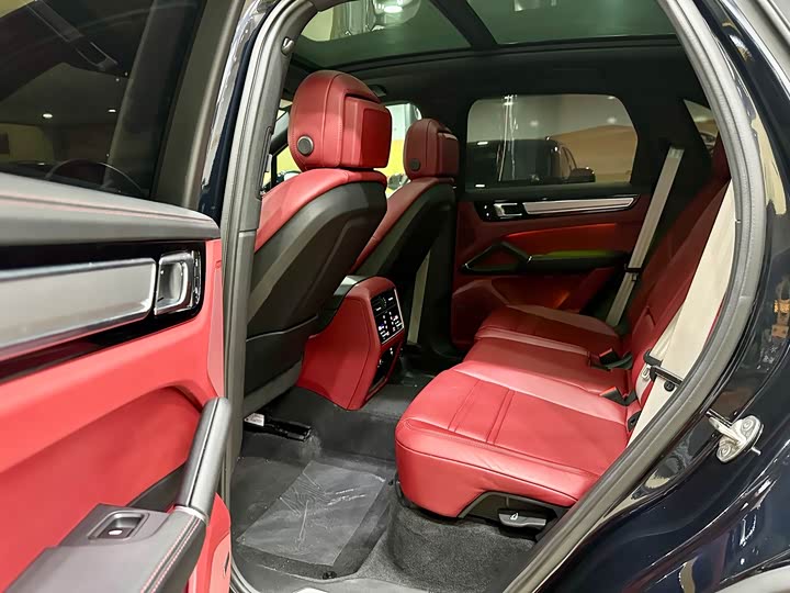 Фото 9 - Porsche Cayenne