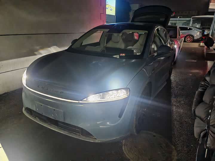 Фото 1 - Luxeed R7