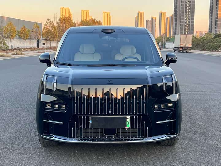 Фото 2 - Zeekr 009