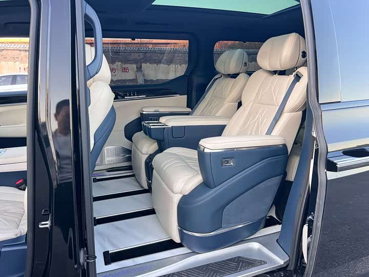 Фото 6 - Zeekr 009