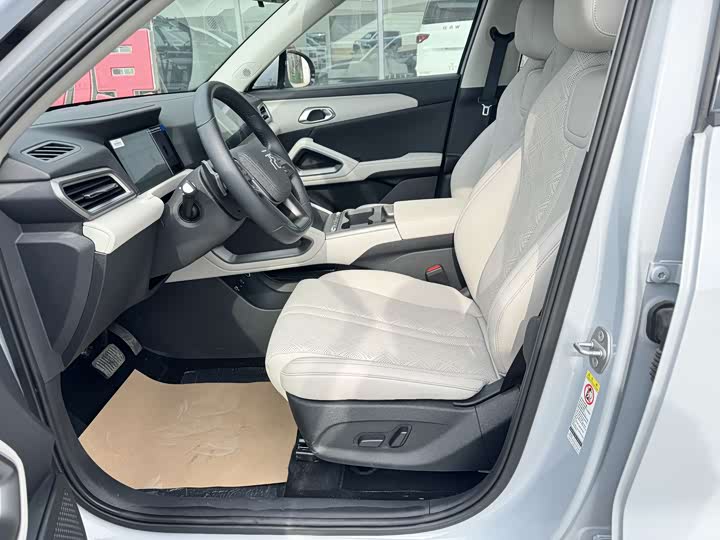 Фото 7 - BYD Yuan Up