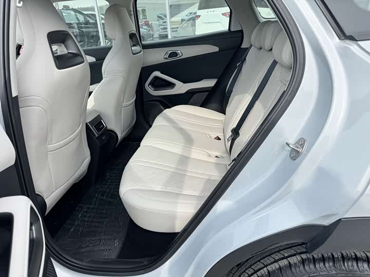 Фото 8 - BYD Yuan Up