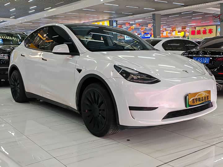 Фото 3 - Tesla Model Y