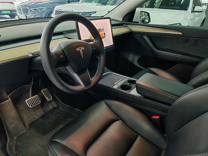 Фото 4 - Tesla Model Y