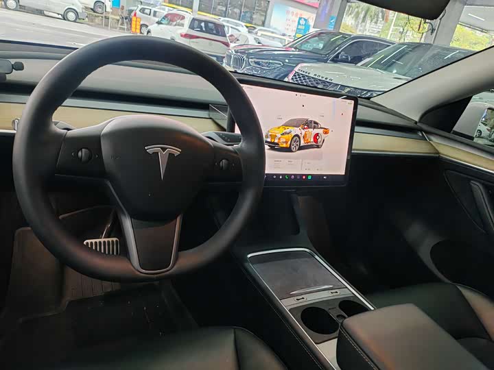 Фото 8 - Tesla Model Y