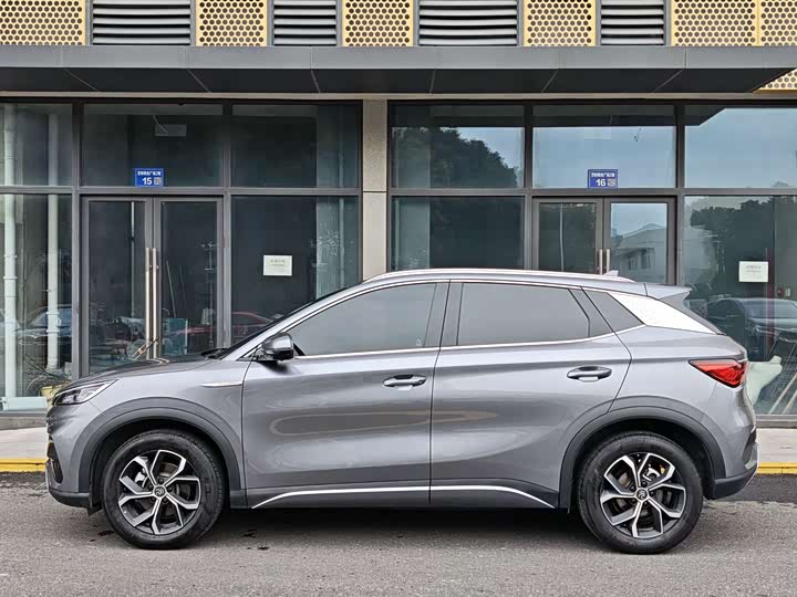 Фото 3 - BYD Yuan Plus