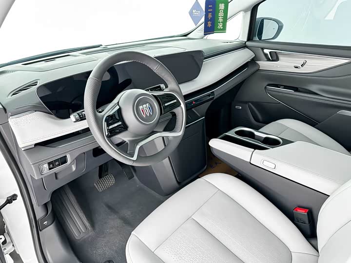 Фото 6 - Buick GL8 ES