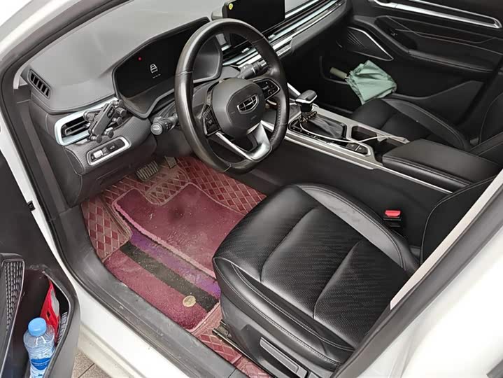 Фото 9 - Geely Emgrand