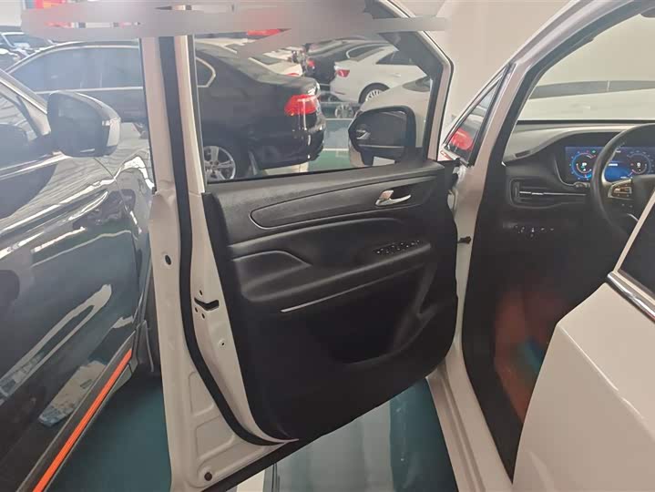 Фото 7 - GAC Trumpchi M6