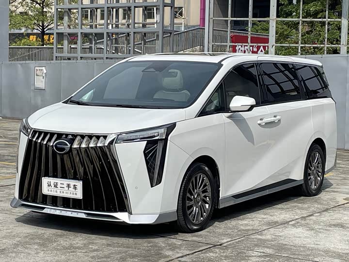 Фото 1 - GAC Trumpchi M8