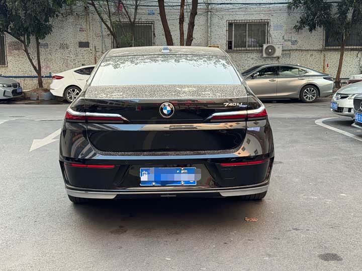 Фото 4 - BMW 7 Series