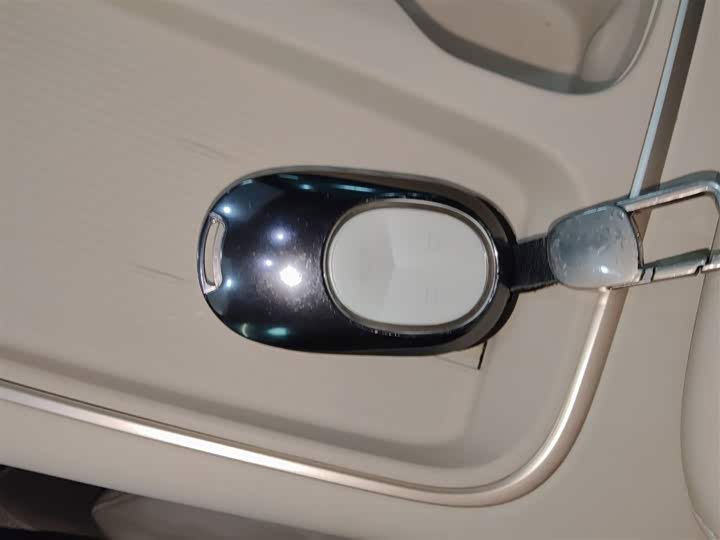 Фото 9 - Nio EC6