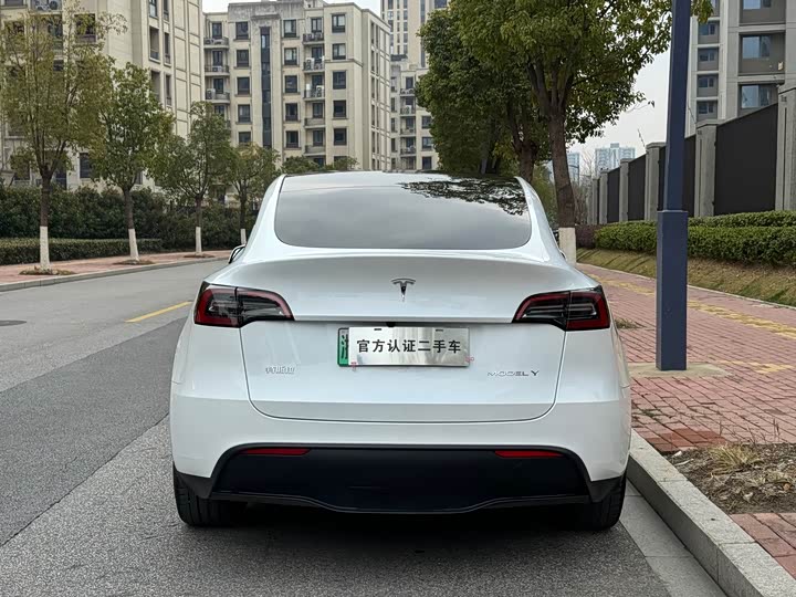 Фото 9 - Tesla Model Y