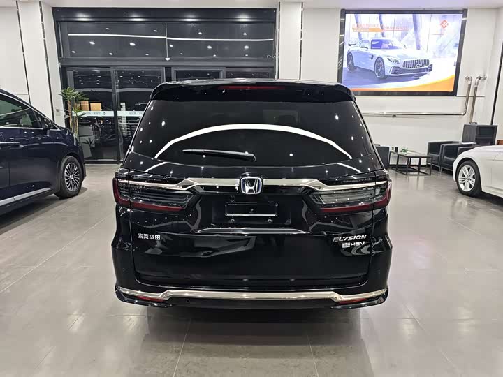 Фото 3 - Honda Elysion