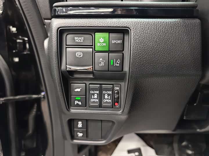 Фото 8 - Honda Elysion