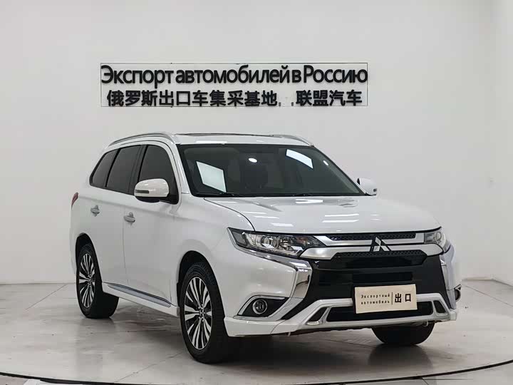 Фото 3 - Mitsubishi Outlander