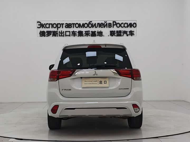 Фото 6 - Mitsubishi Outlander