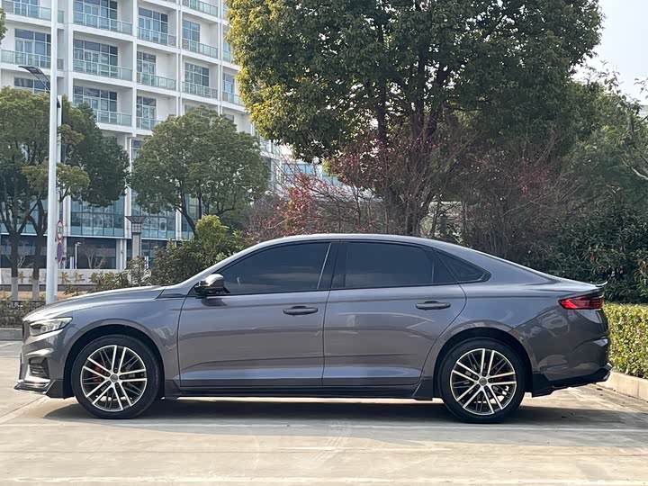 Фото 3 - Geely Preface