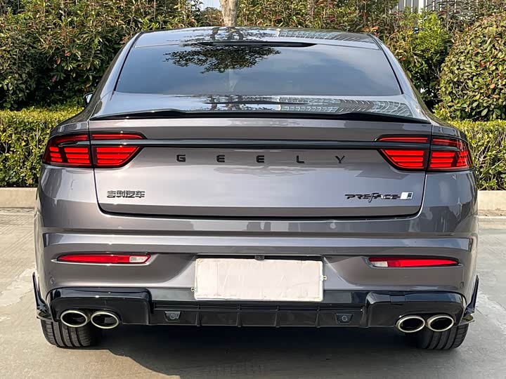 Фото 4 - Geely Preface