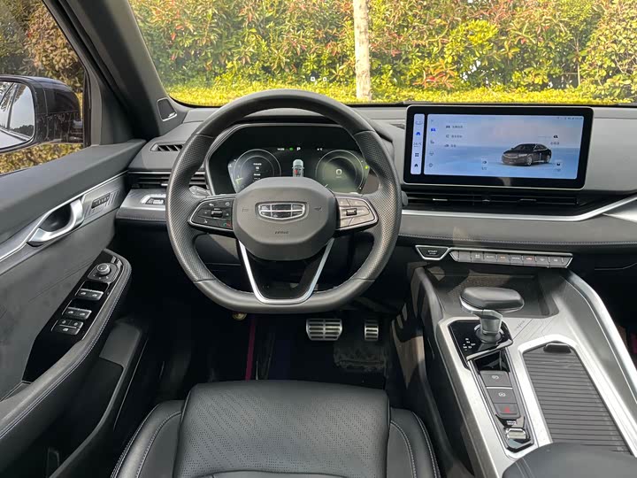 Фото 9 - Geely Preface