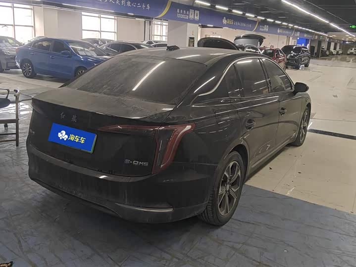 Фото 3 - Hongqi E-QM5