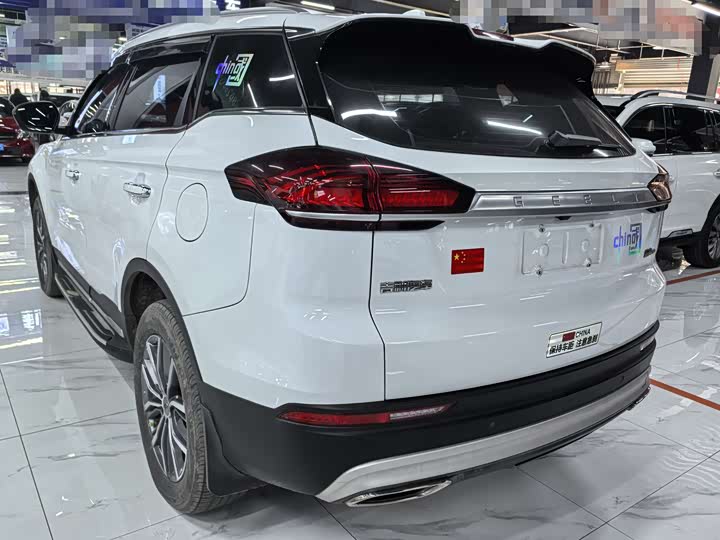 Фото 4 - Geely Atlas